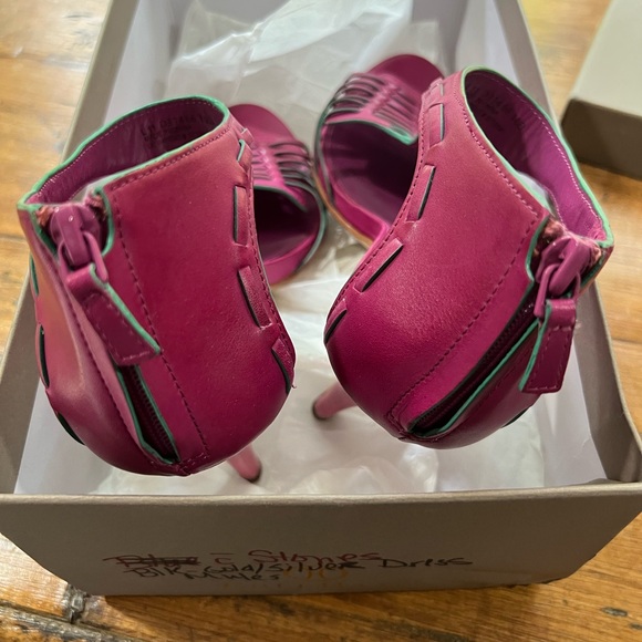 Cole Haan Excellent Condition Fuchsia Heels - Picture 6 of 6